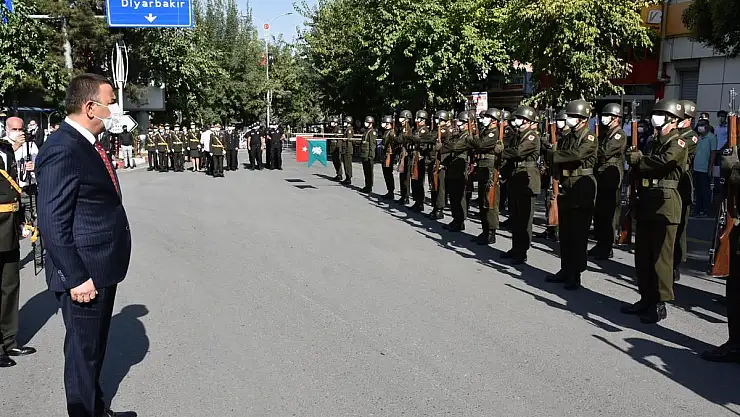 ZAFER BAYRAMININ 99. YILI ETKİNLİKLERİ: ÇELENK SUNMA, ŞEHİTLİK ZİYARETİ, RESEPSİYON