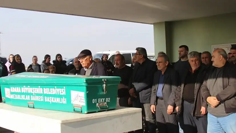 Adana'da baba dehşeti: Uykularında öldürülen iki kardeş toprağa verildi