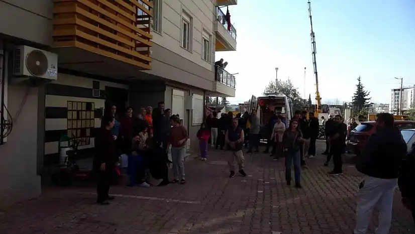 Ağabeyi ile diğer ağabeyinin eşini otomobilde görünce üzerlerine kurşun yağdırdı