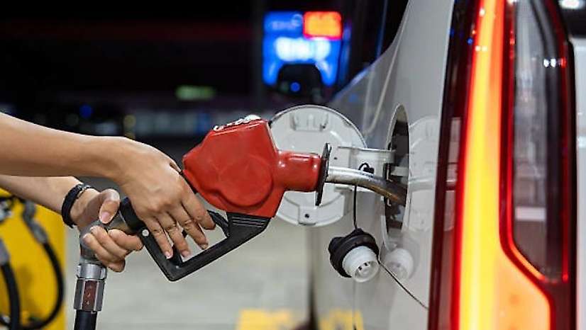 Akaryakıtta Yeni Zam Kapıda: Benzin ve Motorin Fiyatları Bu Gece Değişiyor