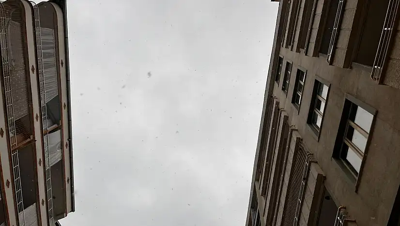 Beklenen kar yağışı Siirt il merkezinde başladı