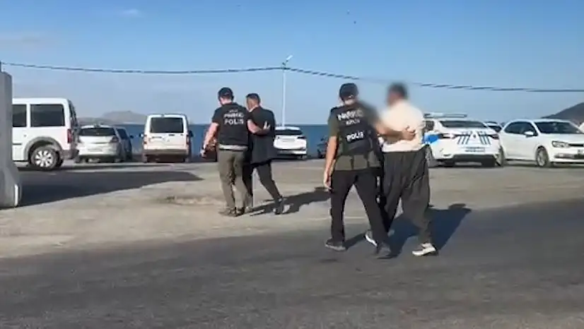 Bitlis'te Narkotik Operasyonu: Midelerinde Uyuşturucu Kapsülleriyle Yakalandılar