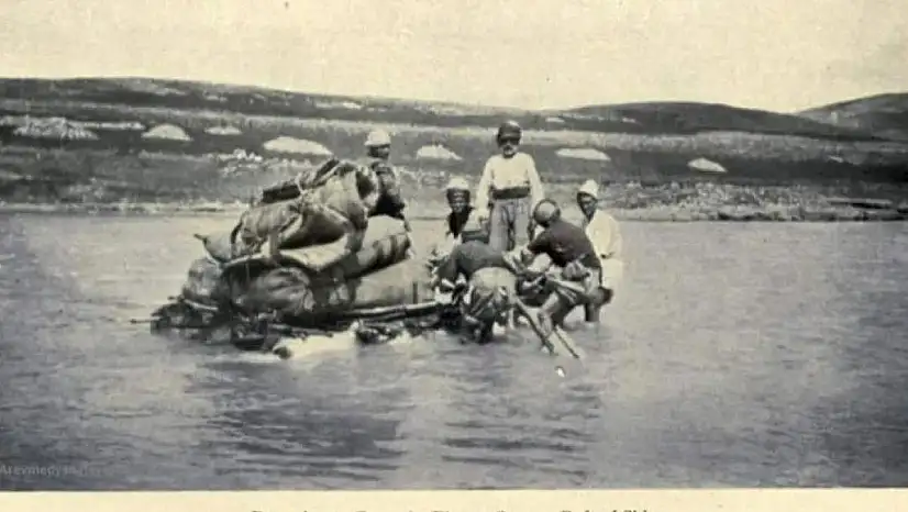 Botan Çay'ında 100 Yıllık Tarihi Fotoğraf Ortaya Çıktı!