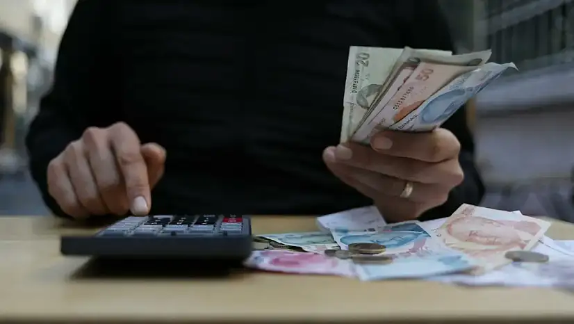 Emeklinin Maaşından Kesinti Dönemi Başlıyor: Yeni Torba Kanun Resmen Yürürlükte