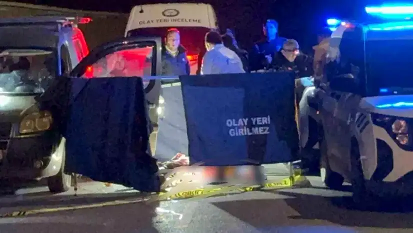 Evli kadın yasak ilişki yaşadığı evli sevgilisini bıçak ve satırla katletti