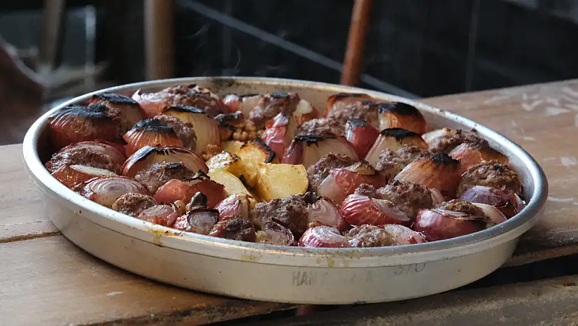 Gazianteplilerin Kış Gözdesi: Soğan Kebabı Doğal Antibiyotik Etkisiyle İlgi Görüyor