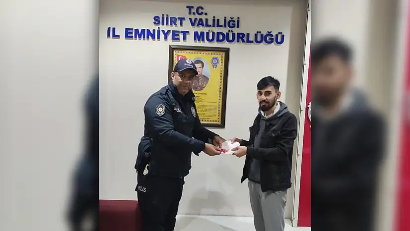 ''Helal Paraya Dokunmam'' Dedi: Siirt'te Vatandaş ATM'deki Parayı Sahibine Ulaştırdı