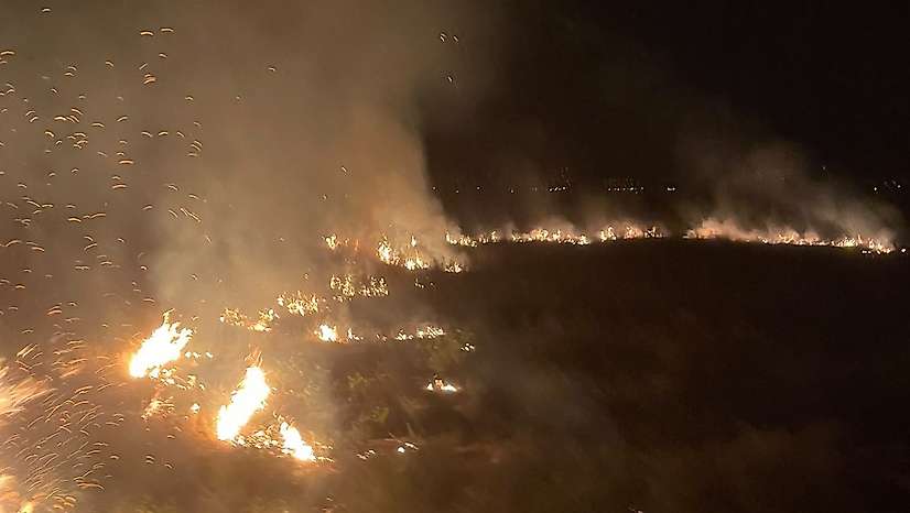 Kurtalan'da Tren Rayları Yanında Anız Yangınına Müdahale Edildi