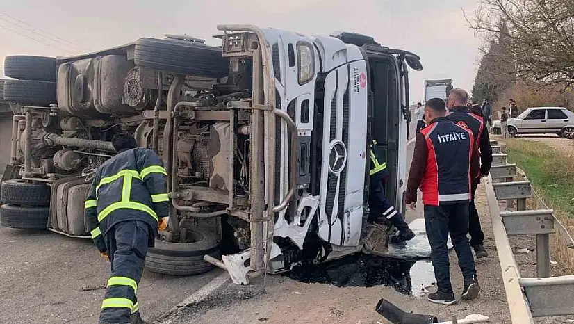 Mardin'de devrilen akaryakıt yüklü tırın sürücüsü yaralandı