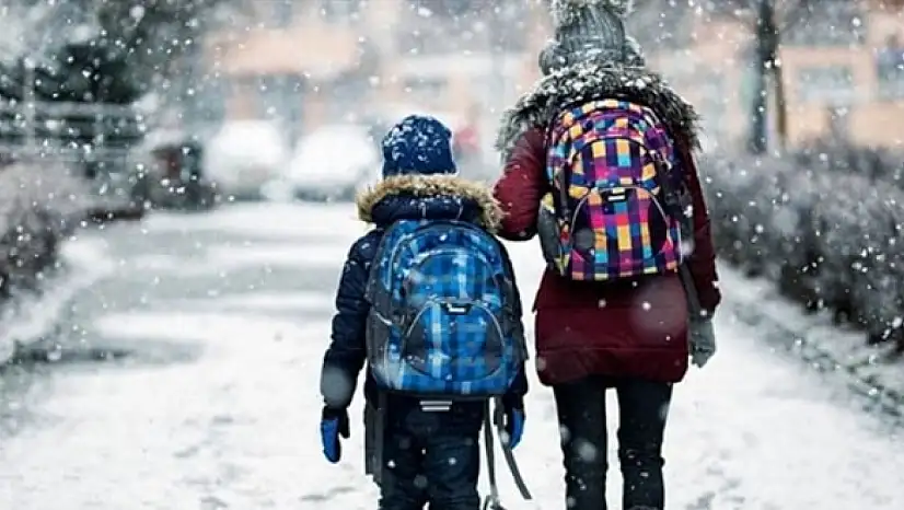 Mevsimin ilk kar tatili: 8 ilde eğitime ara verildi
