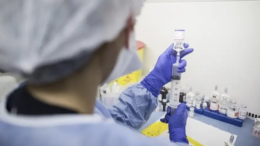 Rusya, Kanser Aşısının Kullanıma Hazır Olduğunu ve Tüm Hastalara Ücretsiz Sunulacağını Duyurdu