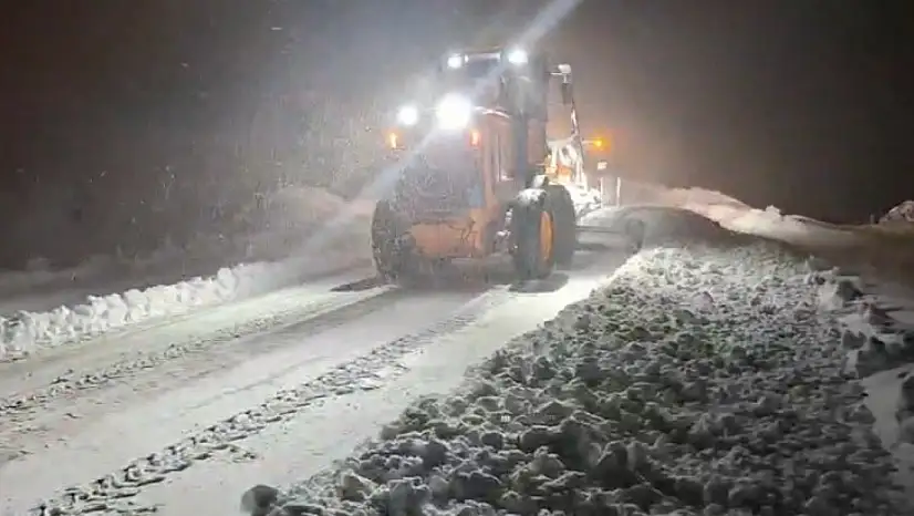 Siirt-Bitlis kara yolu kar nedeniyle ağır tonajlı araçlara kapatıldı