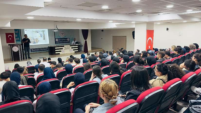 Siirt Eğitim ve Araştırma Hastanesi'nde stajyer öğrencilere İSG ve uyum eğitimi