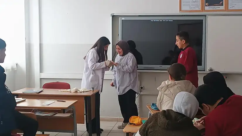 Siirt'in Tillo ilçesinde öğrencilere diyabet farkındalık eğitimi