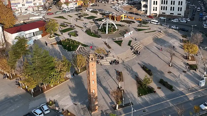 Siirt Kent Meydanı Baştan Aşağı Yenileniyor: 15 Temmuz Demokrasi Meydanı İçin Geri Sayım Başladı