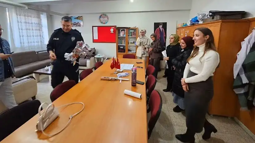 Siirt Pervari'de Polislerden Öğretmenler Günü Ziyareti