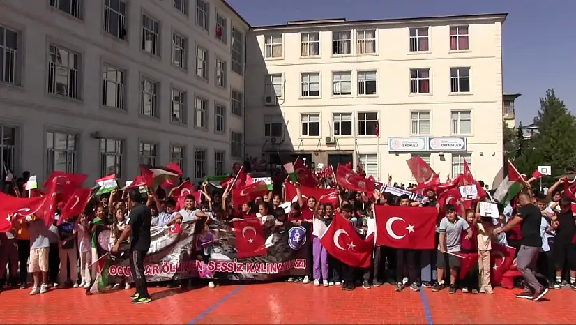 Siirt Polis Amca Ortaokulu'ndan 'Filistin ve Gazze' Temalı Farkındalık Etkinliği