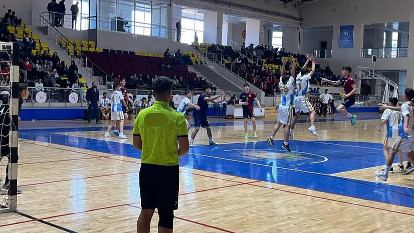 Siirt'te 300 sporcunun katıldığı müsabakalar tamamlandı: Kızlar ve erkeklerde birinci iller belli oldu