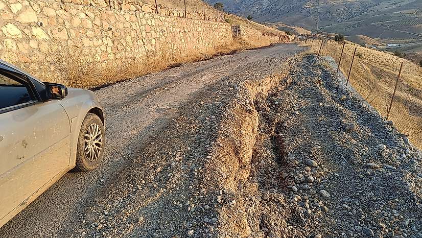 Siirt'te Bayraktepe-Ekmekçiler Grup Köy Yolunda Ulaşım Sorunu Yaşanıyor