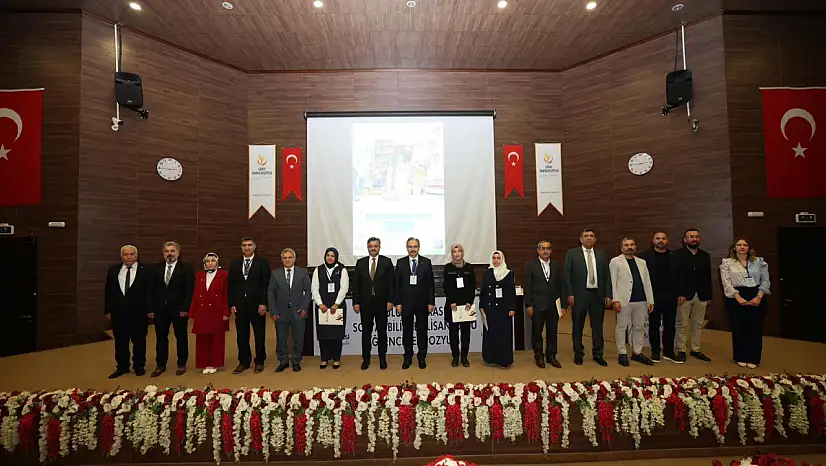 Siirt'te 'Bilimin Işığında Aile' Temalı Uluslararası Sempozyum Düzenlendi
