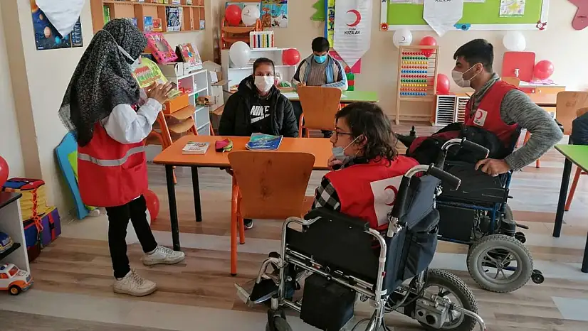 Siirt'te de yüzlerce aile belirsizlikle karşı karşıya! Özel Eğitimde Yaş Sınırı 27'ye Çekildi