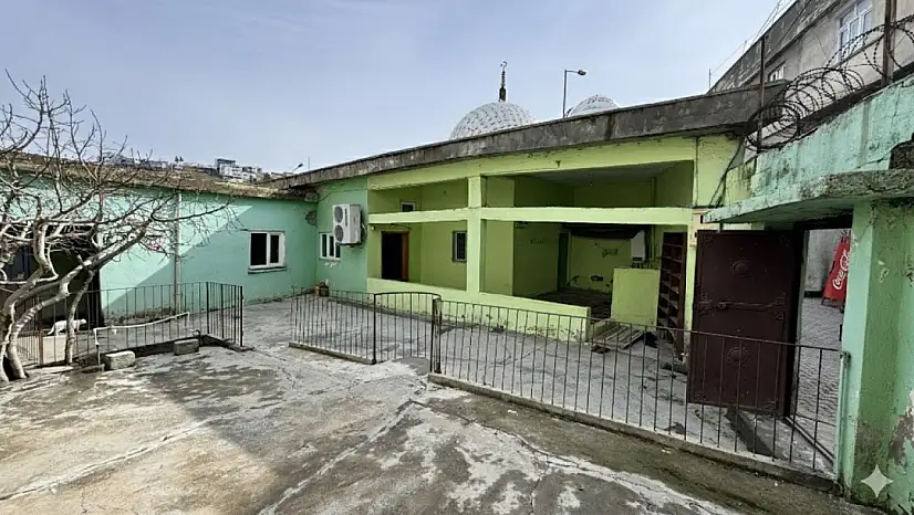 Siirt'te Kadın Şeyh El Huriye'nin adını taşıyan cami bu halde olmamalı