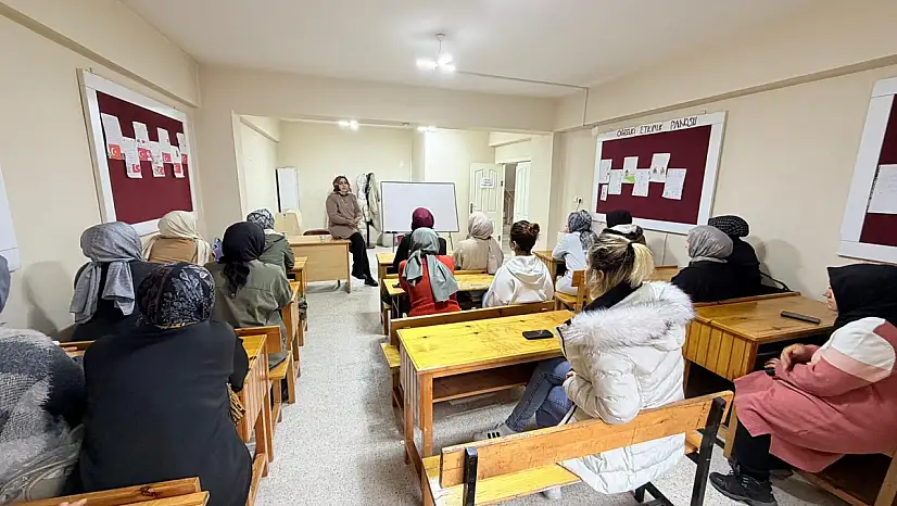 Siirt'te kadınlara sigara bırakma eğitimi verildi