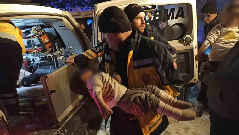 Siirt'te kapanan yollar açıldı, hastalar hastaneye ulaştırıldı