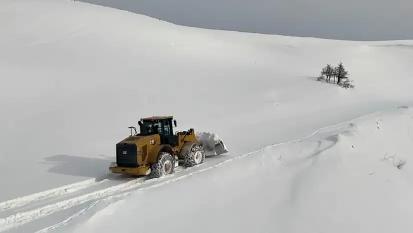 Siirt'te karla mücadele sürüyor: 162 köy yolundan 146'sı ulaşıma açıldı