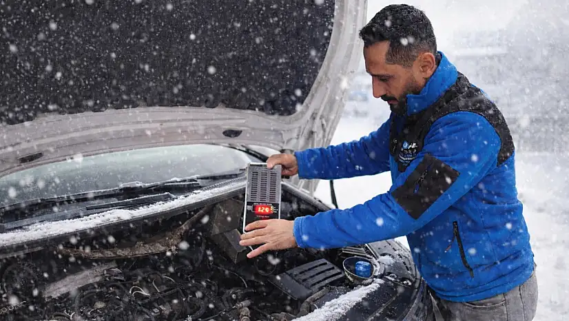 Siirt'te Kış Sert Geçiyor: Ustadan Sürücülere Önemli Uyarılar' Sakın Bu Hataları Yapmayın