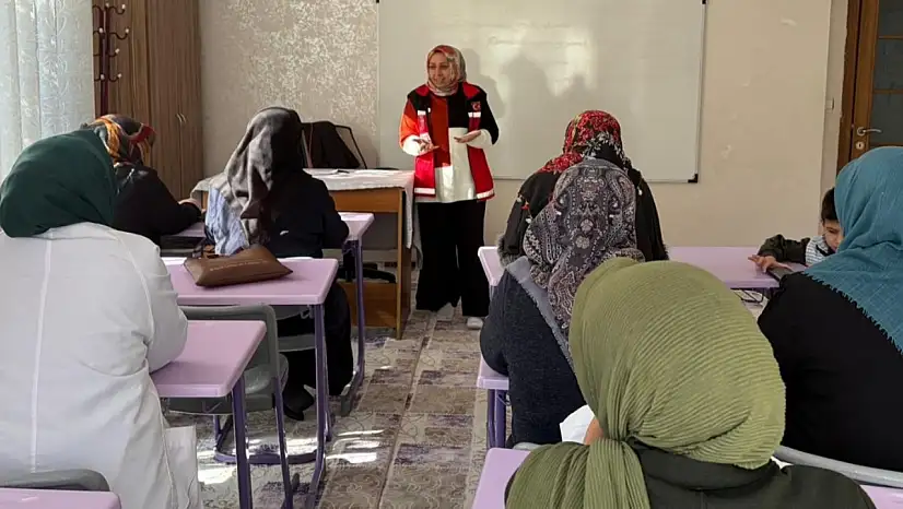 Siirt'te Kur'an Kursu Kursiyerlerine Aile Eğitimi Verildi