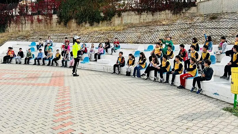 Siirt'te Miniklere Uygulamalı Trafik Güvenliği Eğitimi
