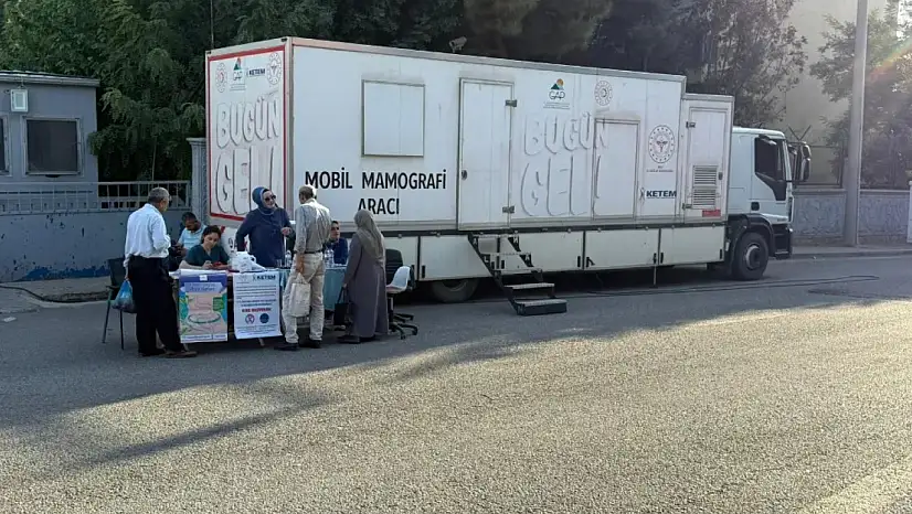 Siirt'te mobil mamografi aracı Barış Mahallesi'nde ücretsiz tarama yaptı
