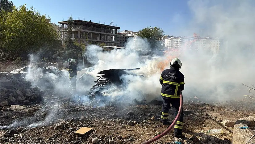 Siirt'te Tandır İçin Hazırlanan Çalı ve Odunlar Alev Aldı