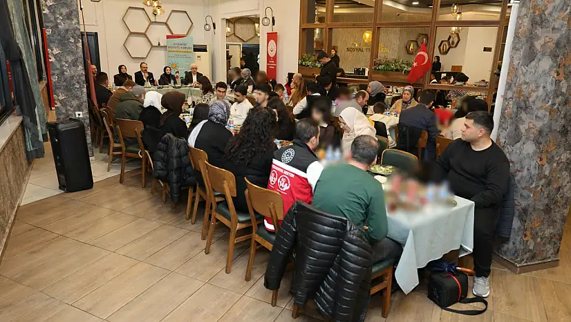 Siirt'te Vali Kızılkaya Koruyucu Aileler ve Çocuklarla İftar Sofrasında Buluştu