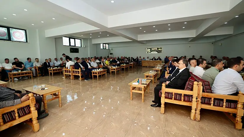 Siirt Valisi Kemal Kızılkaya, Babası İçin Düzenlenen Taziyede Başsağlığı Dileklerini Kabul Etti