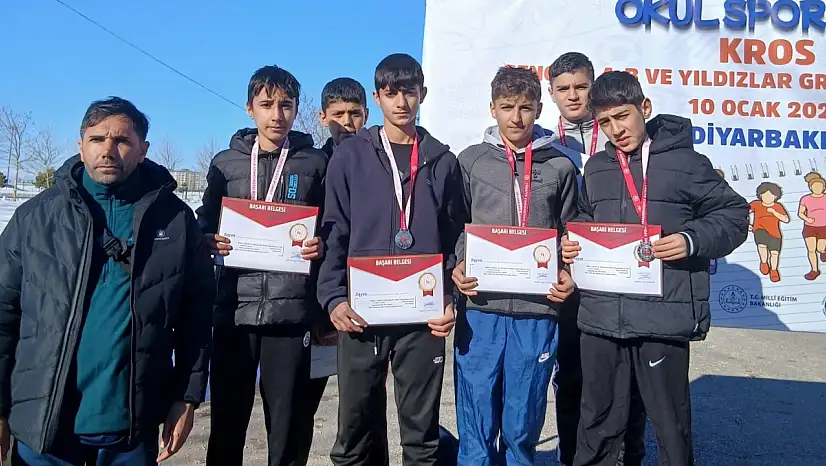 Siirtli öğrenciler kros yarışmalarında finale yükseldi