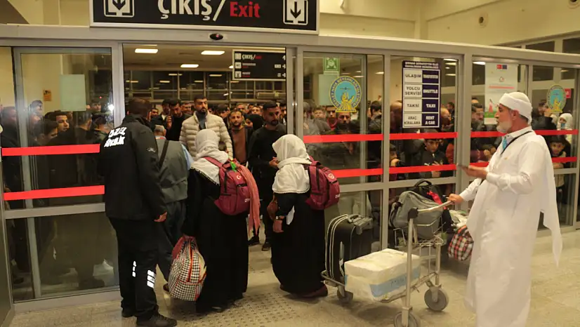 Şırnak'tan Suudi Arabistan'a İlk Direkt Uçuşla Giden 220 Umreci Memleketine Döndü