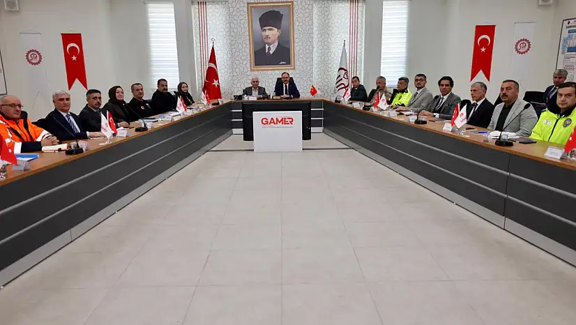 Siirt'te karla mücadele masaya yatırıldı: Vali Kızılkaya'dan koordinasyon toplantısı