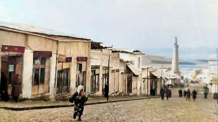 1940 Yılına Ait Siirt Cumhuriyet Caddesi Fotoğrafı Gün Yüzüne Çıktı