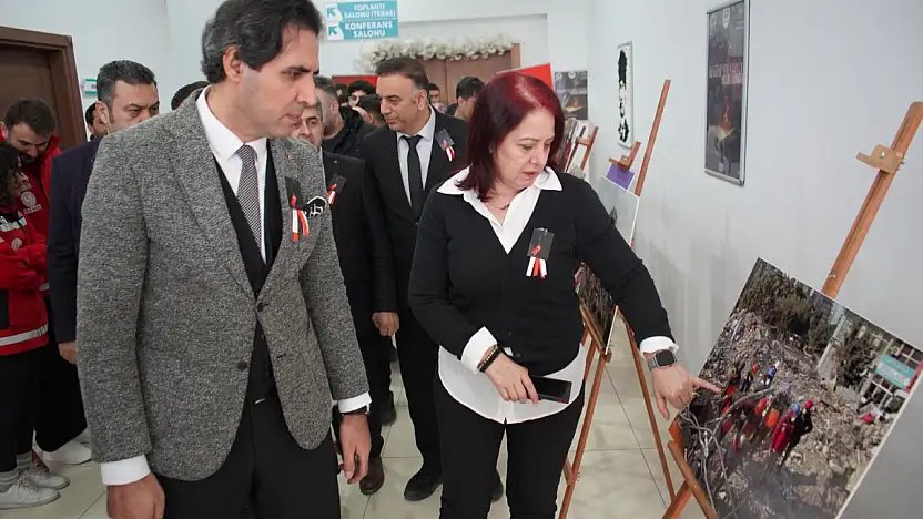 6 Şubat depremlerinde hayatını kaybeden vatandaşlar, Siirt İl Millî Eğitim Müdürlüğü'nde anıldı