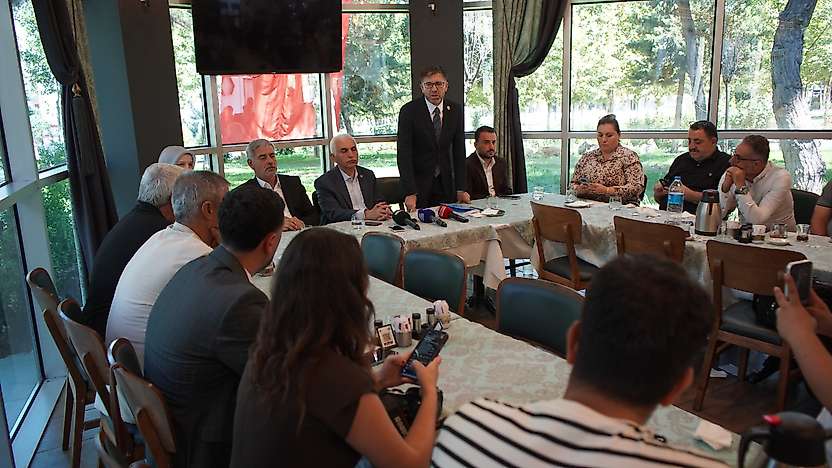 AK Parti Siirt Teşkilatı Basın Mensuplarıyla Buluştu: Kentin Sorunları ve Yatırımlar Masaya Yatırıldı