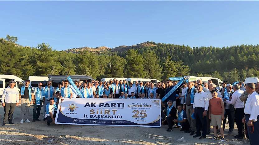 AK Parti Siirt Teşkilatı Malazgirt'te: 4 Binin Üzerinde Siirtli Katıldı