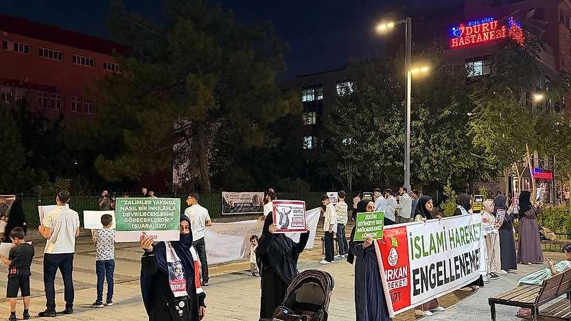Alparslan Kuytul Ve Gözaltılar İçin Siirt'te Protesto Eylemi Yapıldı