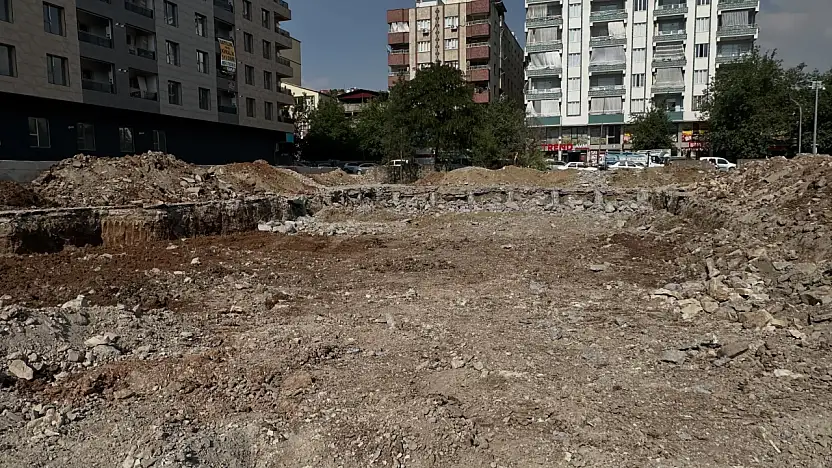 Artı Siirt Gündeme Getirdi: Atatürk İlkokulu'nda İlk Kazma Vuruldu
