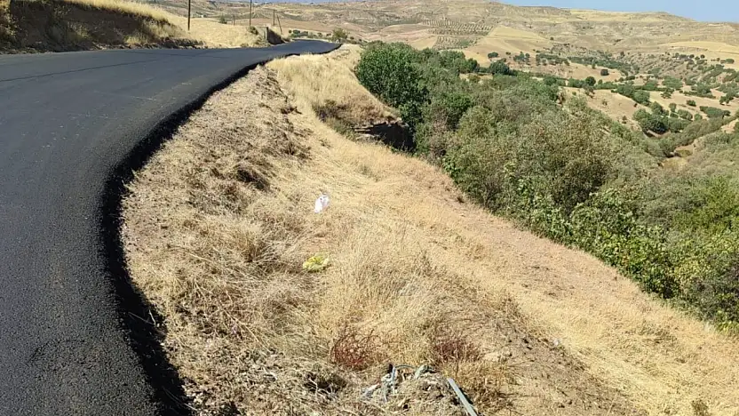 Atabağı Beldesi Halkı Yol Güvenliği İçin Bariyer İstiyor