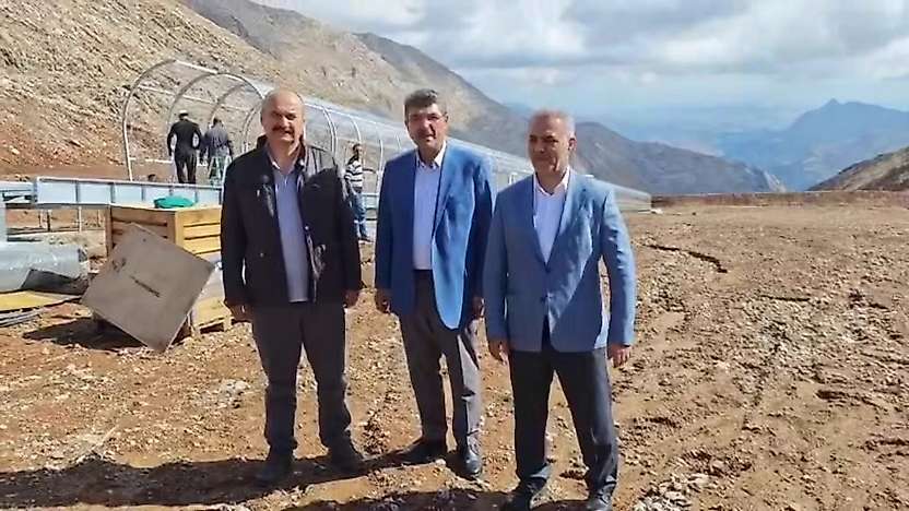 Batman Mereto Dağı'na Kayak Merkezi Hazırlıyor: Siirt Kendi Potansiyelini Ne Zaman Değerlendirecek?
