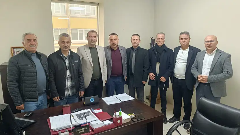 Bem-Bir-Sen'den Siirt Belediyesi Personeline Tebrik ve Hediye