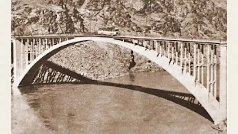 Biloris Köprüsü'nün yıllar öncesine ait fotoğrafı ortaya çıktı