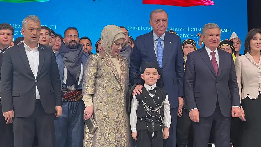 Cumhurbaşkanı Erdoğan'ın Ev Sahipliğindeki Programda Siirt Tanıtıldı! Folklor Ekibi Beğeni Topladı